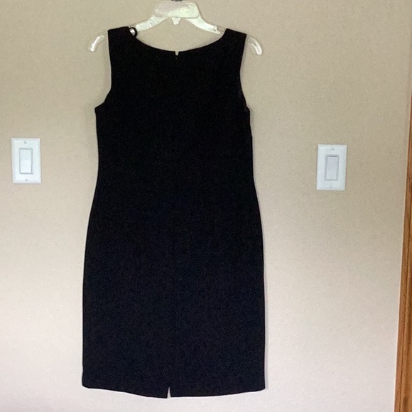 Black shift dress - Picture 3 of 4